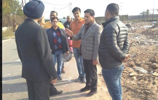 Div Com takes stock of development works at Bhagwati Nagar