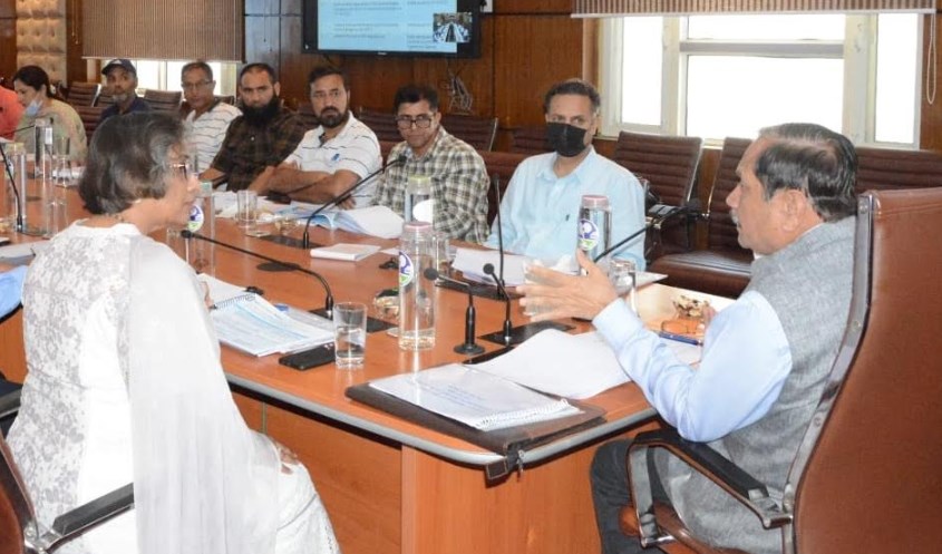 Advisor Bhatnagar reviews performance of SIDCO/SICOP