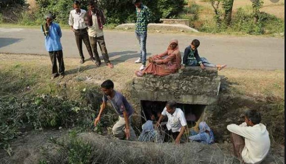 Div Com reviews progress on construction of bunkers