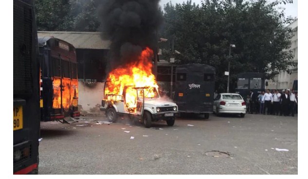 Cops, Lawyers Clash At Delhi's Tis Hazari Court, Police Car Set On Fire