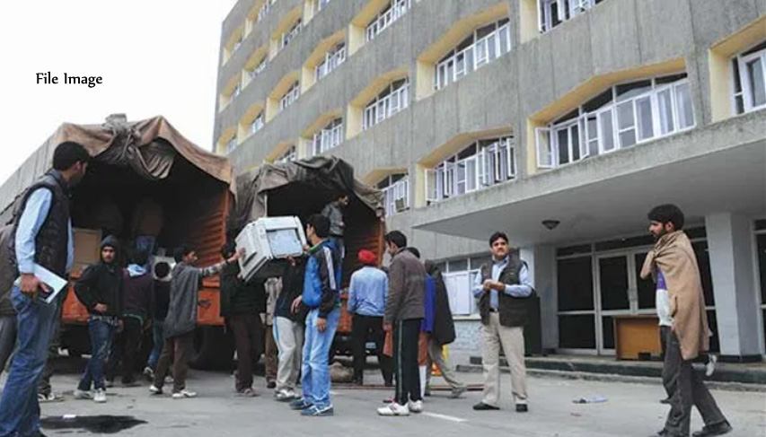 Amid lockdown, civil secretariat re-opens in Kashmir
