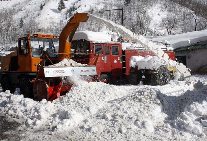 154 snow clearance machines stationed across Kashmir: Div Comm
