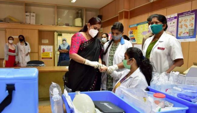 India records 70,495 new COVID-19 cases, 964 deaths in a day; tally crosses 69-lakh mark