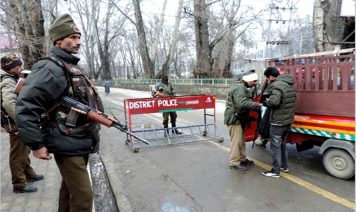 Jammu and Kashmir: Three SF personnel injured in Srinagar encounter