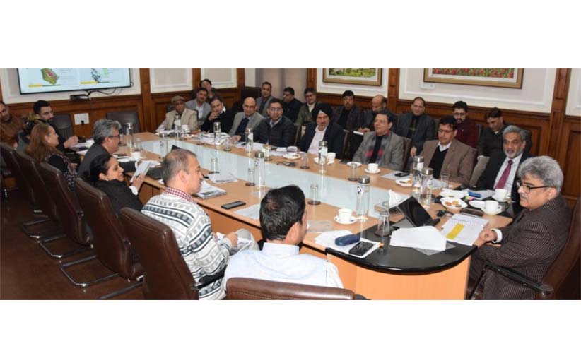 Prioritize movement of fruit laden trucks from Kashmir Valley on NH: CS directs DivCom Kashmir