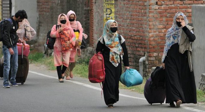 J&K reports 718 new covid-19 infections, tally rises to 16429