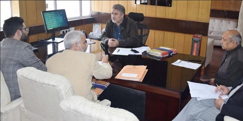 Dr Samoon reviews progress on transport Department projects