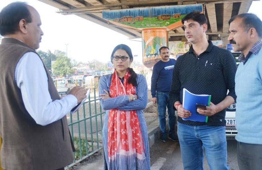 DC seeks short-term, long-term proposals for beautification of Jammu