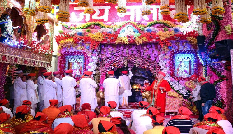 Floral decoration and colourful illumination at Shri Mata Vaishno Devi Shrine during Navratras to be telecast on April 17, 18 and 19