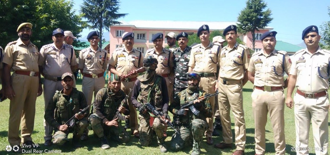 DGP visits North Kashmir districts, reviews security scenario