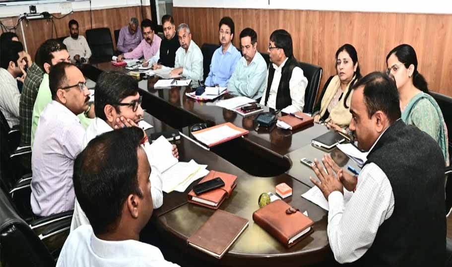 Div Com reviews progress on extension of Jammu Airport