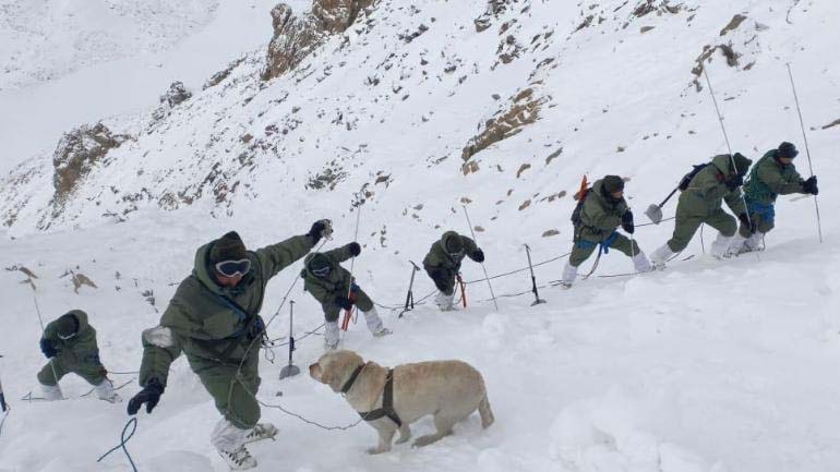 Death toll due to avalanches reach 10, NH remains closed, LG expresses grief 
