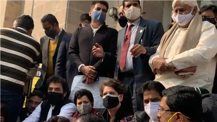 Congress march to President stopped, Priyanka Gandhi taken into custody