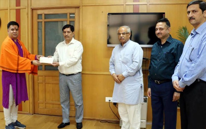 Lt Governor requests everyone to donate towards J&K Relief  fund to fight Coronavirus outbreak.