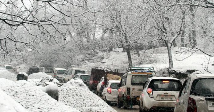 Kashmir: Another spell of snow expected in first week of January