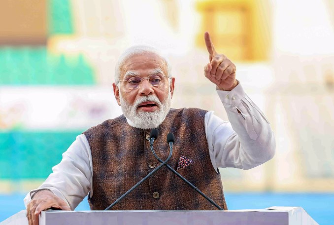 Traffic resumes on Srinagar-Jammu highway