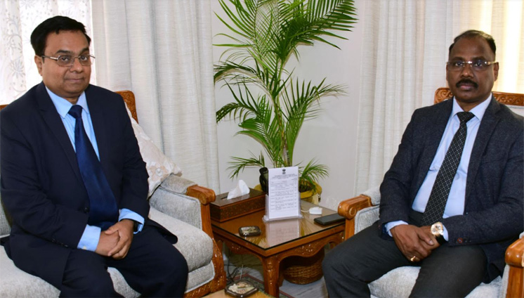Commissioner Secretary Industries & Commerce calls on Lt Governor