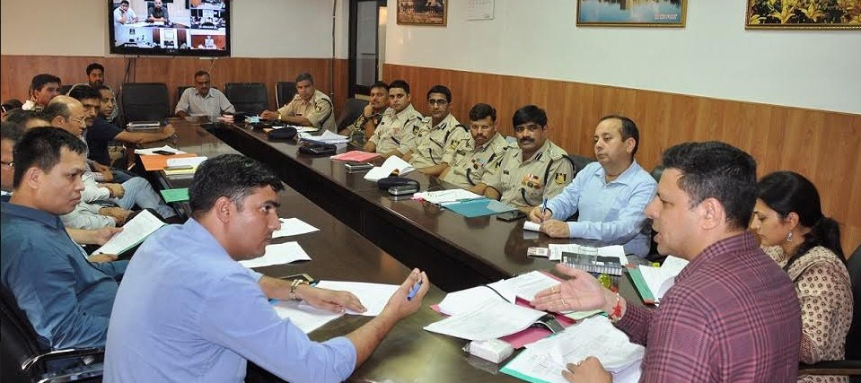 Div Com reviews progress on land cases of Army, BSF, CRPF in Jammu Division