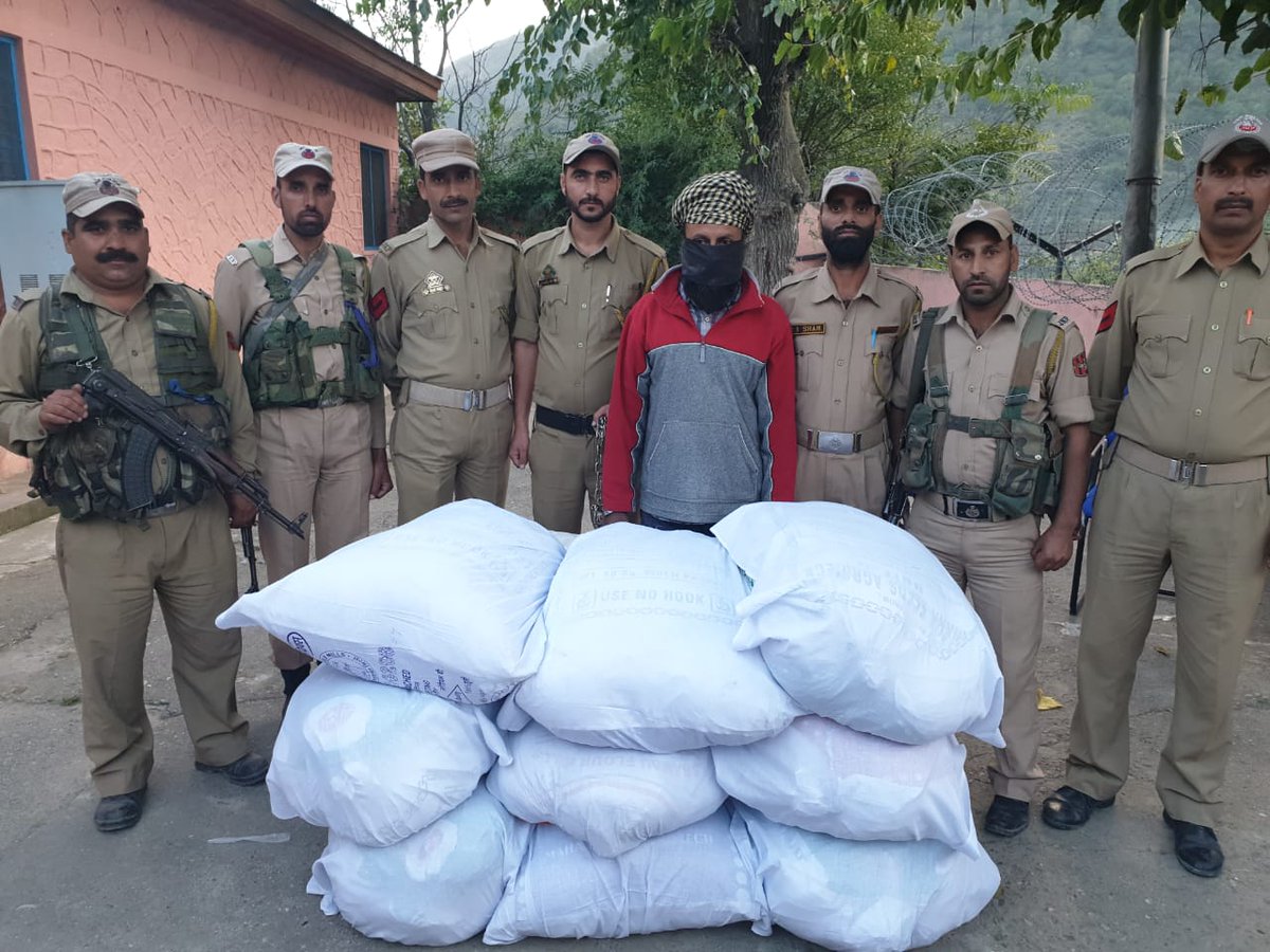 Interstate drug racket busted, 850 Kgs Bhukki( poppy straw) recovered 