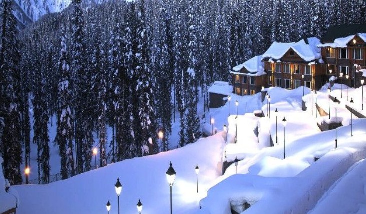 Locals emerge as ray of hope for tourism sector in Gulmarg, other destinations 