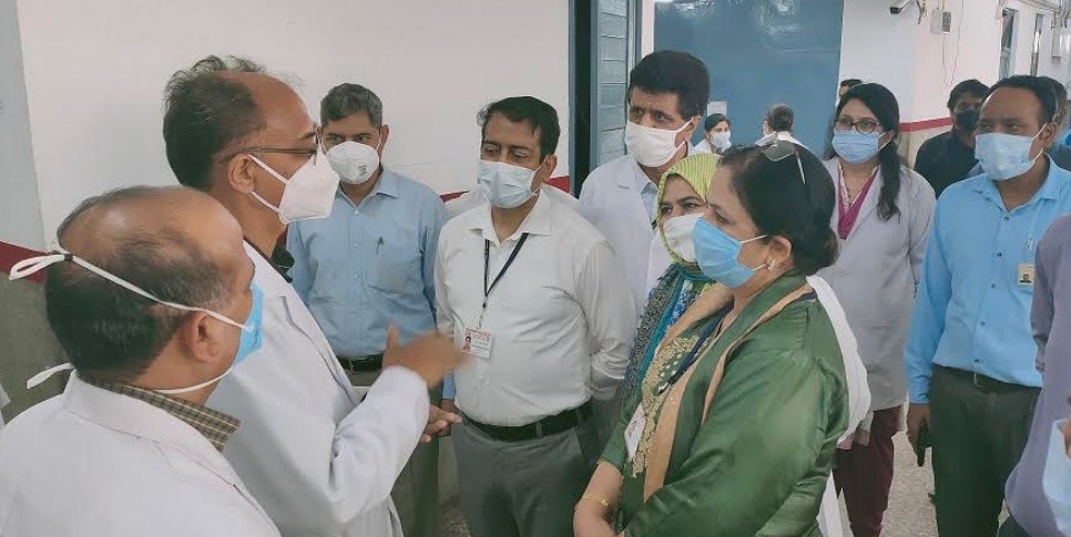 Principal GMC takes stock of medical facilities for Covid-19
