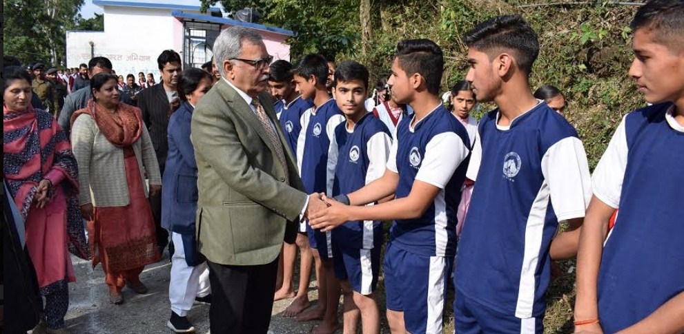 Reasi: B2V a medium to develop organic relationship between Govt and masses: Farooq Khan