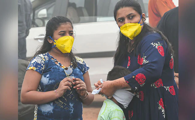 Delhi Pollution: Air Quality remains hazardous, final call on odd-even extension on Monday