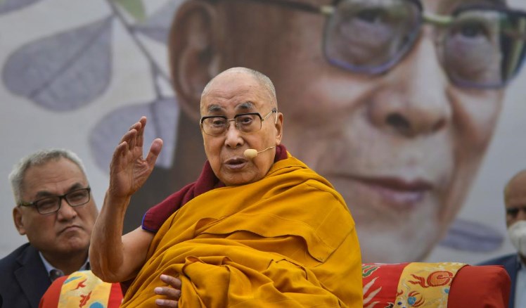 Chinese woman detained for threat to Dalai Lama