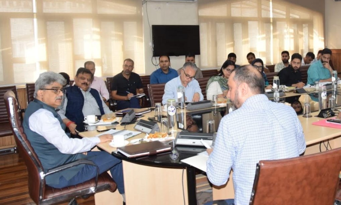 CS takes stock of infrastructure & other modern initiatives of SED