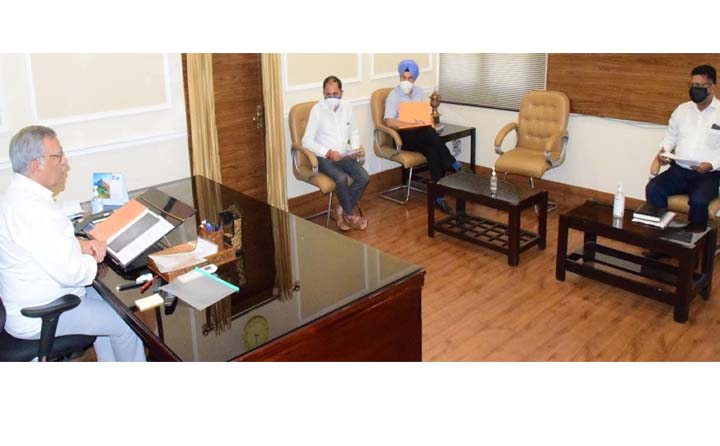 Farooq Khan reviews progress on procurement of wheat for RMS 2021-22