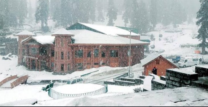 Fresh snowfall in parts of Kashmir, minimum temperature rises