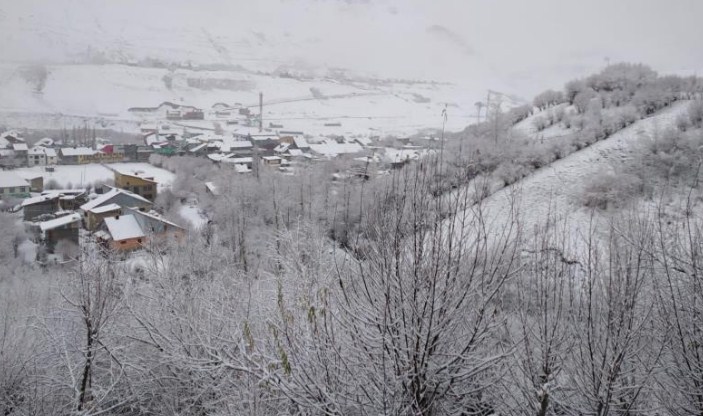 Jammu and Kashmir, Ladakh see fall in temperatures, Drass freezes at minus 30 degrees