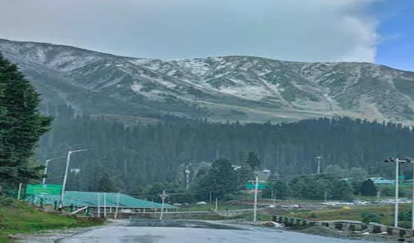 Light snowfall likely in some higher reaches of Kashmir