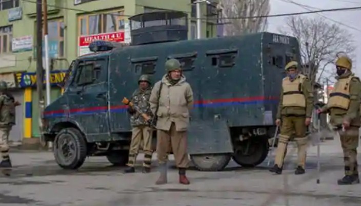 Jammu and Kashmir Police arrest terrorist with grenade in Baramulla district