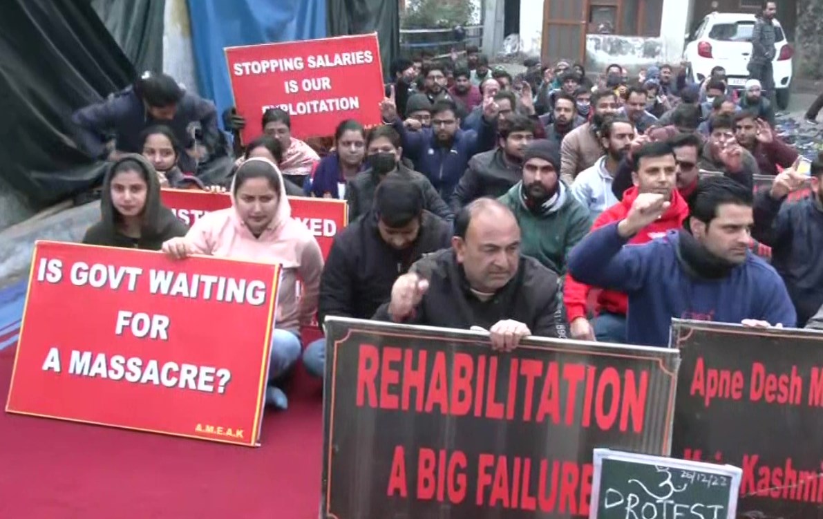 Kashmiri pandits hold protest in Jammu against government over rehabilitation issue