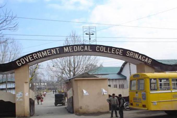 After High Court's lock down threat, Dr Kaiser gets  charge of Principal GMC Srinagar