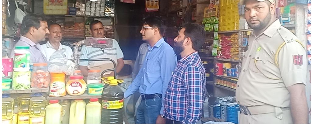 SDM Mendhar visits Mendhar Market
