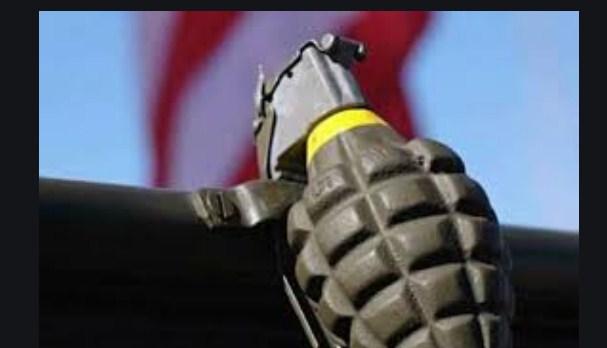 Militant lob grenade at police post in Srinagar