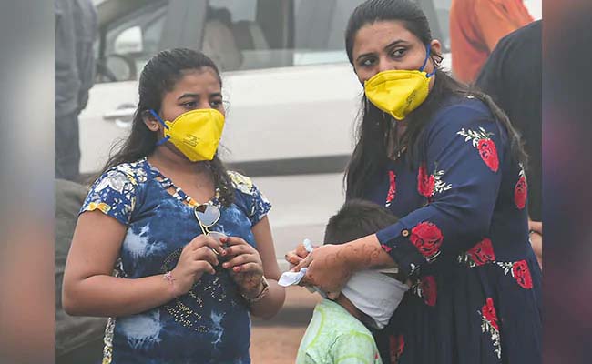 Delhi gasps for clean air as pollution borders 'severe' level; SAFAR issues advisory