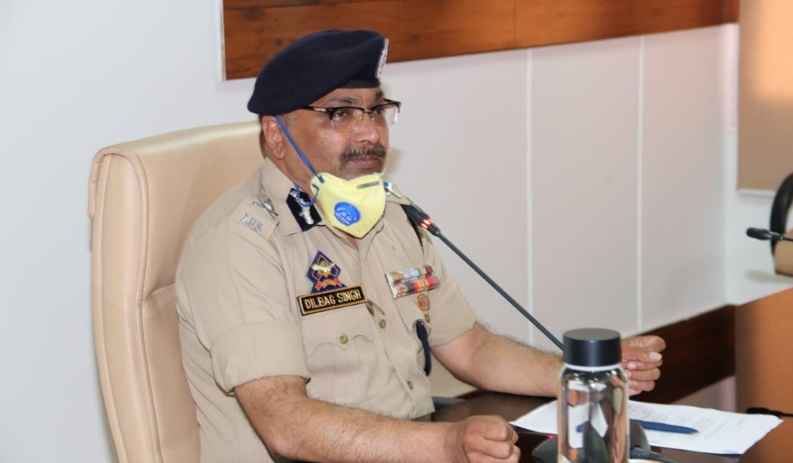 COVID-19 pandemic:  DGP J&K chairs officers meeting; reviews preparedness, and measures being taken on ground 