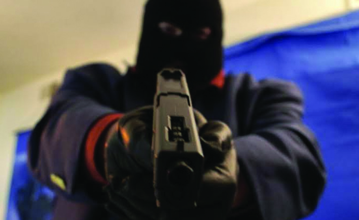 Masked gunmen loot Rs 3.5 lakh from bank in Srinagar outskirts