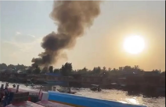 Fire breaks out on houseboat in Srinagar's Dal Lake