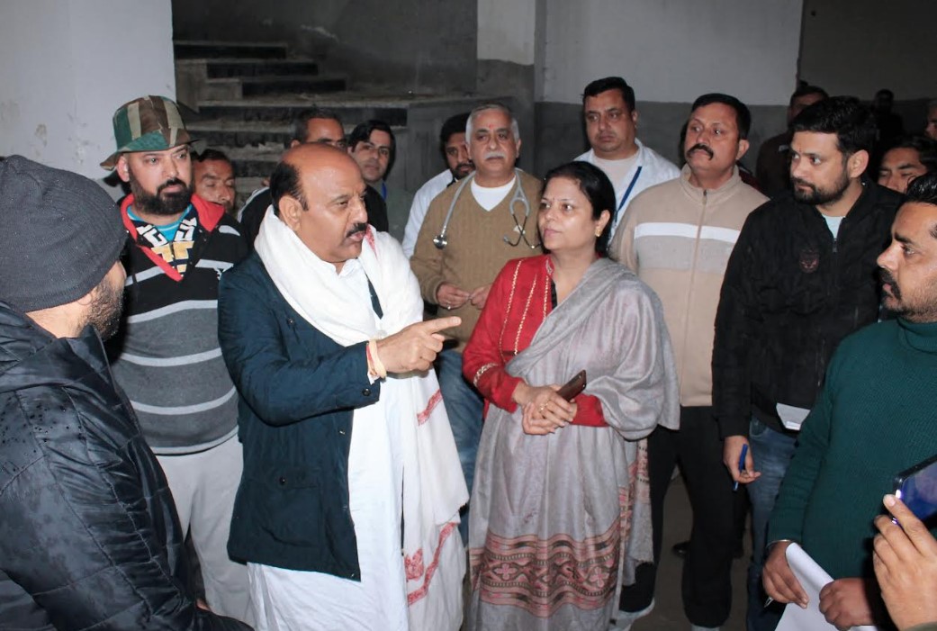 Deputy Chief Minister conducts surprise inspection of SDH Sunderbani; assesses healthcare services