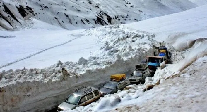 Drass freezes at minus 26.8, Gulmarg at minus 9