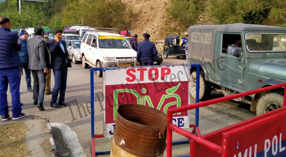 Traffic resumes on Jammu-Srinagar National Highway