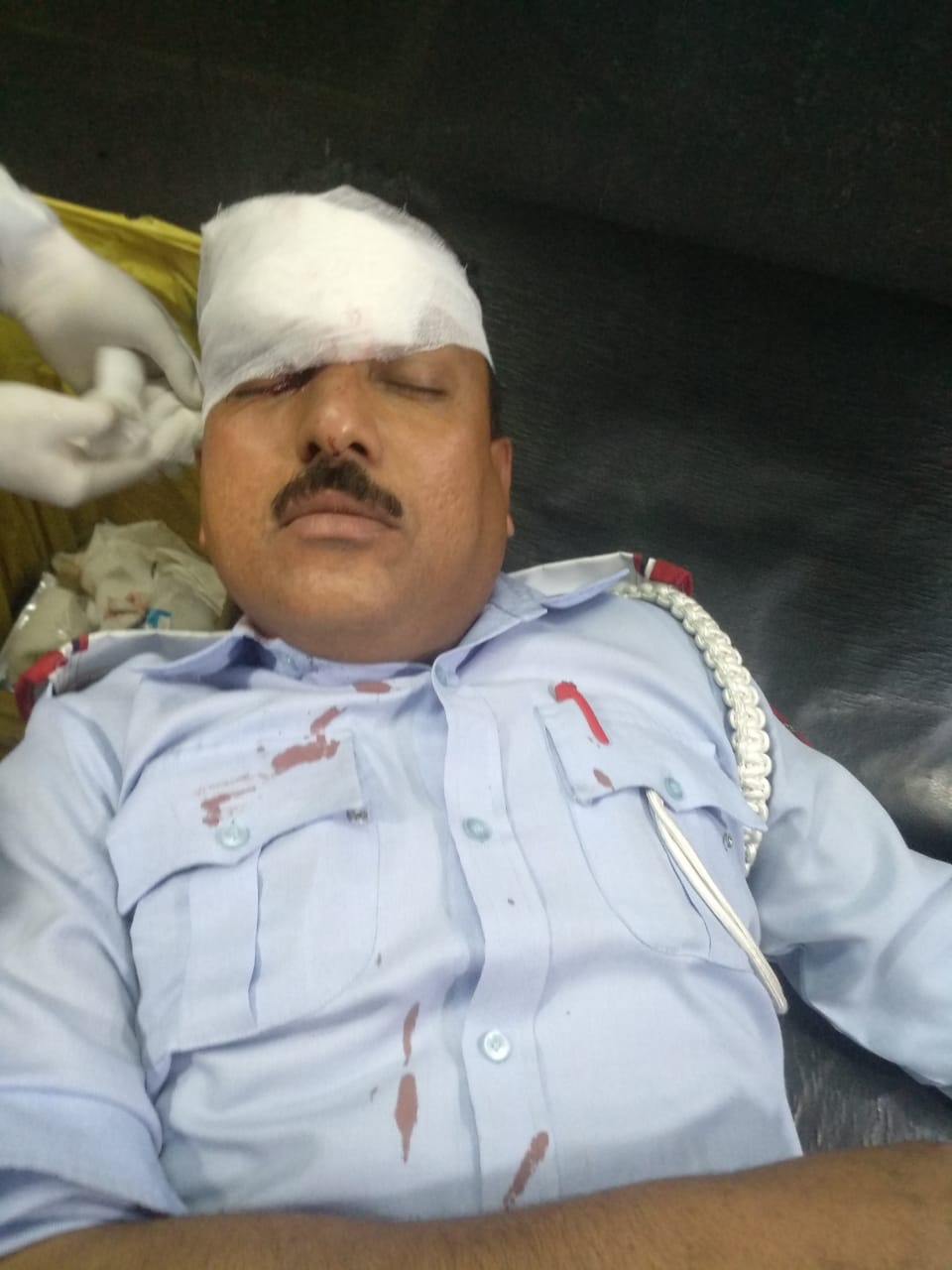 Motorcyclist hit traffic Police Inspector injuring him seriously at Talab tillo