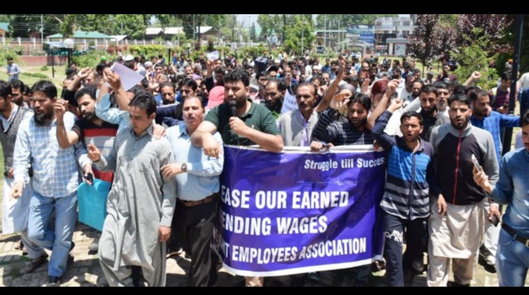 PHE daily wagers protest for release of salary in Jammu and Kashmir 