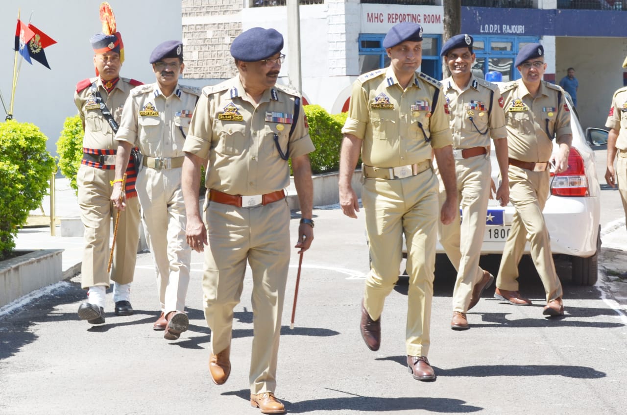 Use technology to achieve more success: DGP in Rajouri