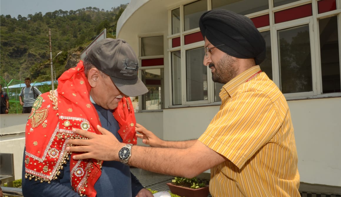 Army chief pays obeisance at Mata Vaishno Devi shrine 