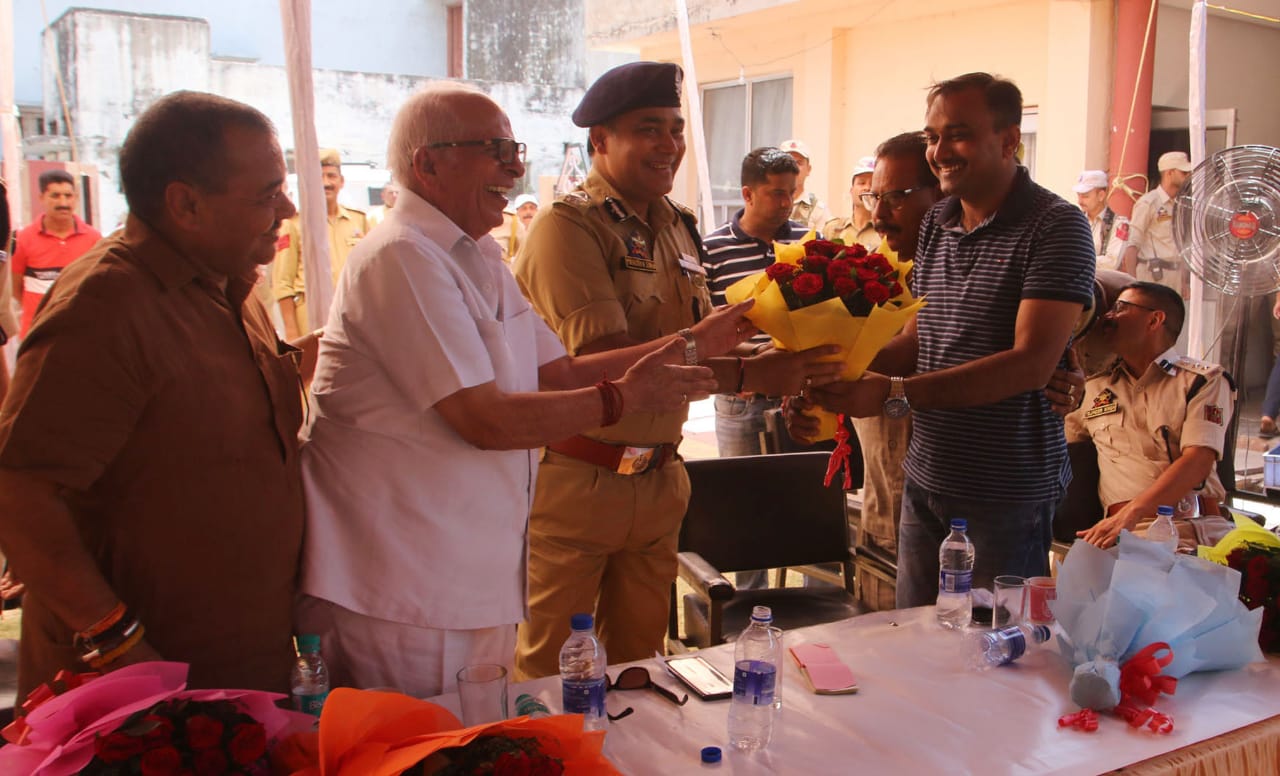 IG Jammu holds public interaction at Meher Chand Park Gandhi Nagar